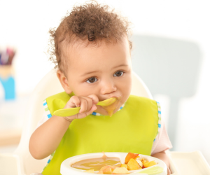 Alimentation du jeune enfant : principes, enjeux et mise en pratique au quotidien